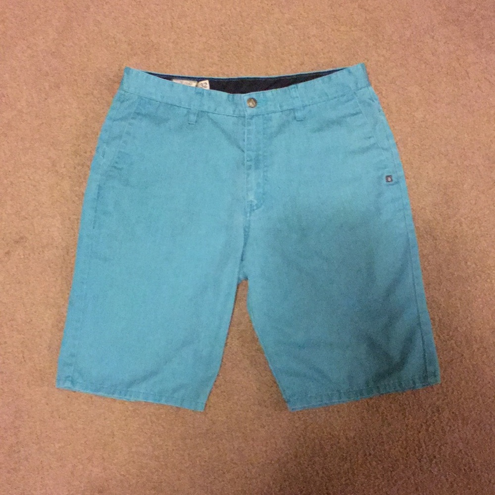 Men’s Volcom Corpo Class. Color: Aqua. Size 32.